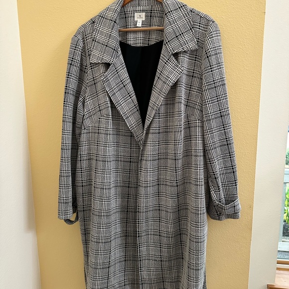 Dressbarn Black and White Plaid Belted Coat - Picture 3 of 10